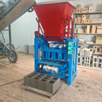 Machine à fabriquer des briques semi-automatique certifiée CE, équipée pour la production de briques à partir de cendres volantes et de scories.
