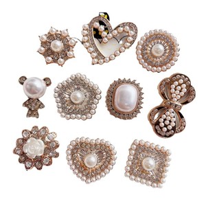 Breloques en résine DIY rétro, en forme de cœur, géométriques et carrées, ornées de perles, pour accessoires, coiffes, pinces à cheveux, coques de téléphone et boucles de chaussures - Product Image 5