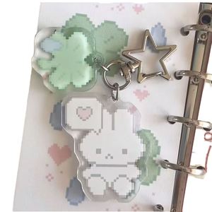 Porte-clés de téléphone en forme de lapin rose de dessin animé, pendentif créatif en acrylique léger pour la décoration de sac d'école d'étudiant - Product Image 1