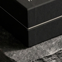 Boîte rigide personnalisée en carton gris avec couvercle noir mat pour flacons de peptides, avec doublure en éponge, impression offset et sérigraphie, soins personnels