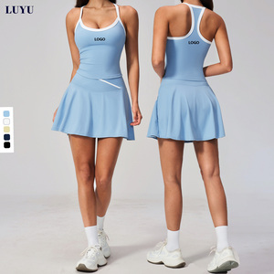 Dernière collection de vêtements de tennis pour femmes, débardeur color block et jupe à taille croisée, tenues de pickleball, ensembles de vêtements de padel - Product Image 1