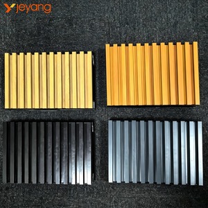 <span class=keywords><strong>Porte</strong></span> <span class=keywords><strong>de</strong></span> <span class=keywords><strong>garage</strong></span> <span class=keywords><strong>sectionnelle</strong></span> en aluminium à finition bois grainé personnalisée <span class=keywords><strong>pour</strong></span> villa et maison - Product Image 5