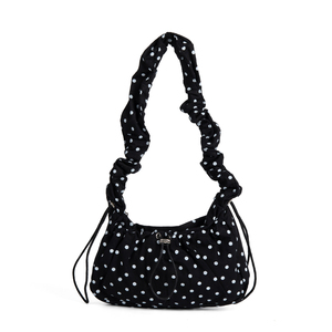 Bolso plisado de nailon con estampado de lunares, ligero y súper popular, en forma de nube, lindo y sencillo, para niñas, con cordón ajustable. - Product Image 1