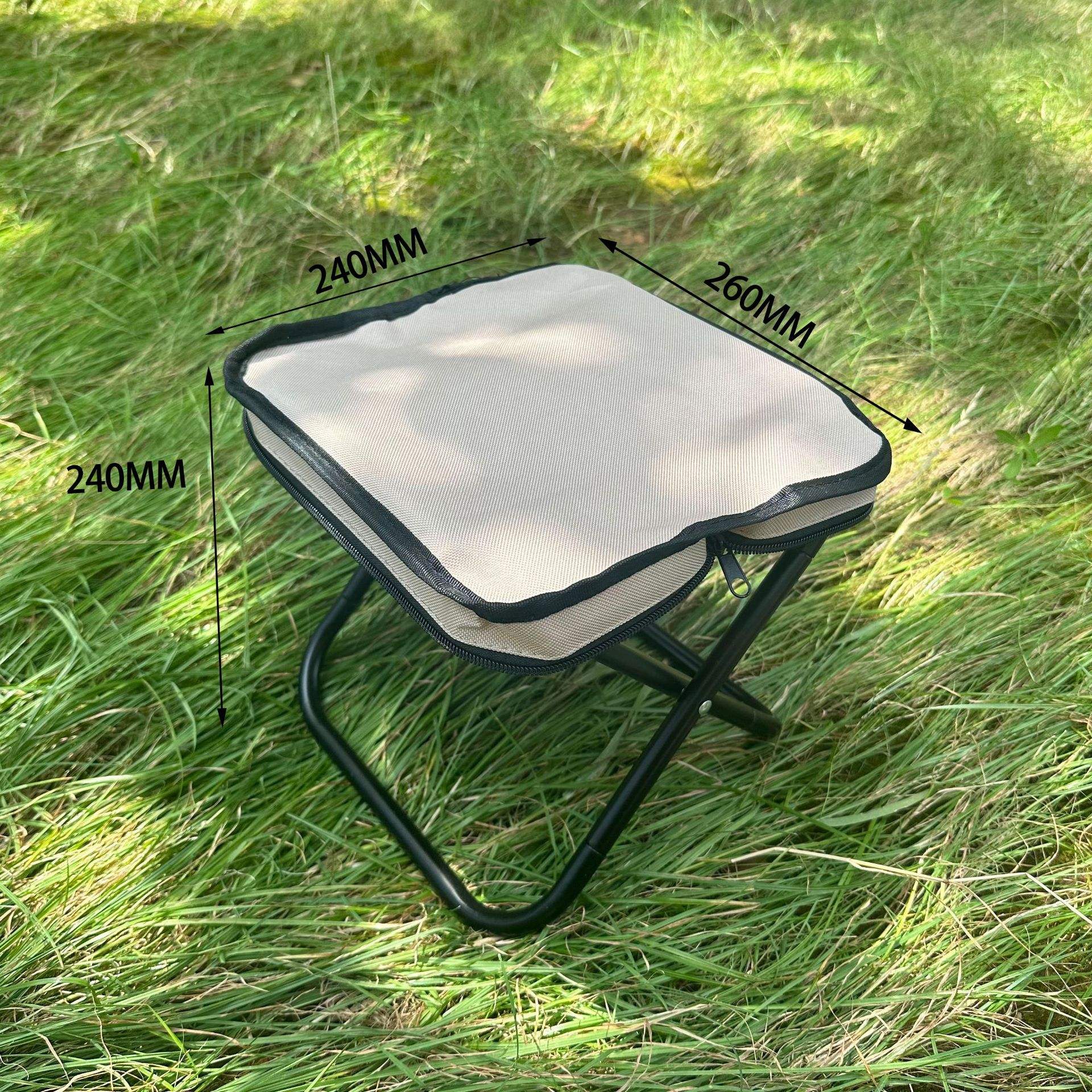 สีดำสีกากี