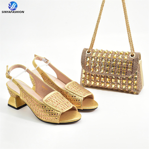 <span class=keywords><strong>Scarpe</strong></span> da <span class=keywords><strong>Sposa</strong></span> con Tacco Alto e Set di Borse Abbinate Sinya Nero Verde Oro <span class=keywords><strong>Argento</strong></span> <span class=keywords><strong>Scarpe</strong></span> Eleganti da Cerimonia <span class=keywords><strong>Scarpe</strong></span> da <span class=keywords><strong>Sposa</strong></span> Tacchi Alti da Festa in PU - Product Image 3