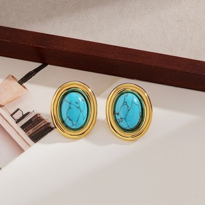 Boucles d'oreilles clous ovales en turquoise bleue, sertissage clos, acier inoxydable plaqué or 18 carats, bijoux de mode - Product Image 3