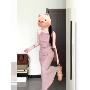 Vestido de Noche Estilo Francés, Color Rosa Suave, Cuello Halter, Falda Larga de Gasa con Patrón Geométrico, Cintura Natural, Sin Mangas - Product Image 1