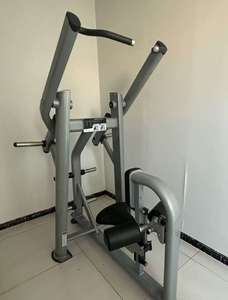 Machine d'entraînement multi-movements pour l'hyperextensio latissimus dorsi, à charge libre, avec fonction de tirage vertical et de rame assise, pour la musculation en salle de sport - Product Image 4
