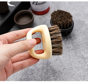 Pinceau à raser pour homme avec logo personnalisé, poils de sanglier doux et crins de cheval, pour le nettoyage du visage et la barbe, avec poignée ergonomique pour barbier - Product Image 3