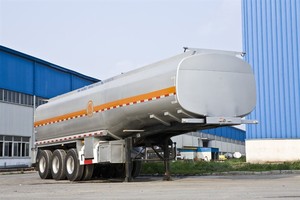 Semirremolque Cisterna de Servicio Pesado de 3 Ejes y 42000L para Diésel, Gasolina y Aceite con Bomba - Product Image 2