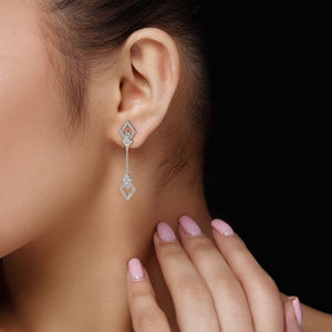 Boucles d'oreilles pendantes BREELIQ en or jaune 14 carats avec breloque ronde, diamant rond taille brillant 0,22 carat VVS2 couleur G, pour anniversaire - Product Image 5