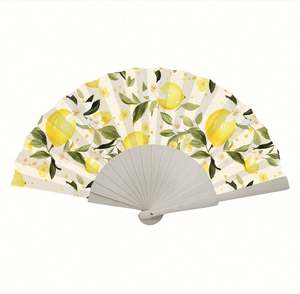 Abanico de mano chino de sándalo personalizado, tallado en madera, estilo arte popular, ideal para recuerdos de boda y promociones. - Product Image 2