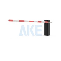Barrière de circulation pliante AKE IP54 4m en alliage d'aluminium avec bras lumineux, moteur sans balais, RS485 TCP/IP 4G pour contrôle d'accès communautaire