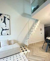 Escalier sur mesure en acier aluminium pliable Prima, avec marches en bois, en marbre, en quartz, en acier inoxydable, avec garde-corps