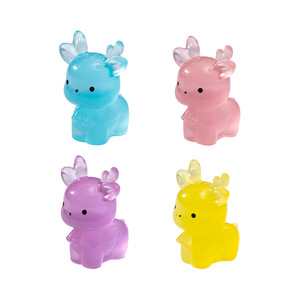 Figurines de cerfs miniatures en résine lumineuses, figurines d'animaux pour jardin, micro-paysage, aquarium, maison de poupées, décoration de Noël - Product Image 5