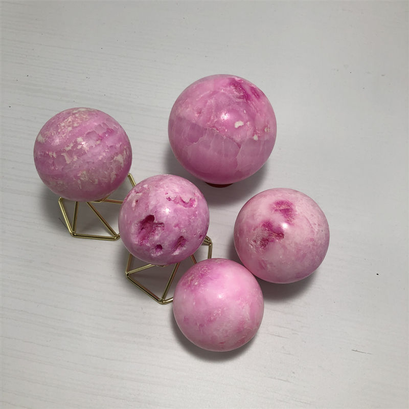 อารากอไนต์สีชมพู