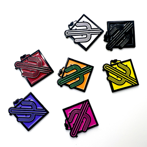Fabricantes de pines de solapa Ticket to Happiness to Anywhere <span class=keywords><strong>Pin</strong></span> Badge Logotipo de metal esmaltado suave con tarjeta de respaldo Pines de metal personalizados - Product Image 4