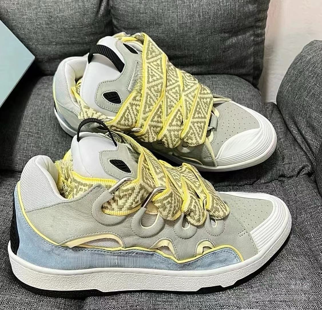 สีเหลือง