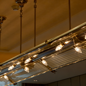 Lustre linéaire moderne de luxe, <span class=keywords><strong>suspension</strong></span> en verre côtelé, <span class=keywords><strong>luminaire</strong></span> personnalisé en laiton pour salle de conférence d'hôtel, idéal pour les projets - Product Image 2