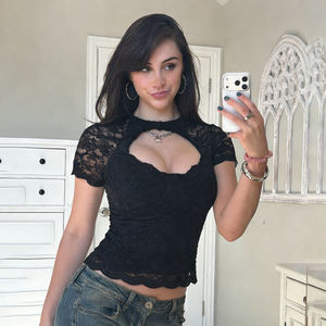 Camiseta de manga corta con cuello cuadrado y encaje para mujer, ajustada, informal, básica, de moda, para verano, estilo urbano - Product Image 1