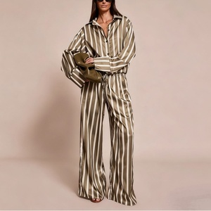 Ensemble deux pièces décontracté en satin rayé de haute qualité avec logo personnalisé OEM, pantalon droit taille haute, idéal pour l'été - Product Image 1