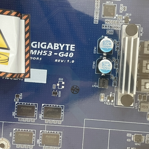 เมนบอร์ดเซิร์ฟเวอร์แบบซ็อกเก็ตเดี่ยว MH53-G40 รองรับ AMD Ryzen Threadripper PRO 9000/7000 WX-Series 8 x DIMM 4 x พอร์ต SATA 6Gb/s - Product Image 2