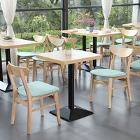 Ensembles de tables et de chaises commerciales modernes et minimalistes pour les salons de thé, les cafés, les boulangeries, les bars, les salons de pâtisserie, Instagram-worthy
