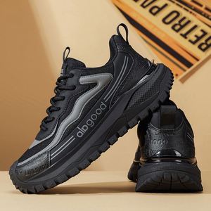 Chaussures de marche pour hommes à enfiler avec doublure en coton, semelle extérieure en TPU légère et amortissante, antidérapante, tige en PU et maille pour le travail quotidien - Product Image 1