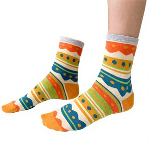 Chaussettes en coton unies pour hommes, antidérapantes, respirantes et écologiques, pour skateboard, collection automne-hiver, en stock, vente en gros XIANGHUI - Product Image 2
