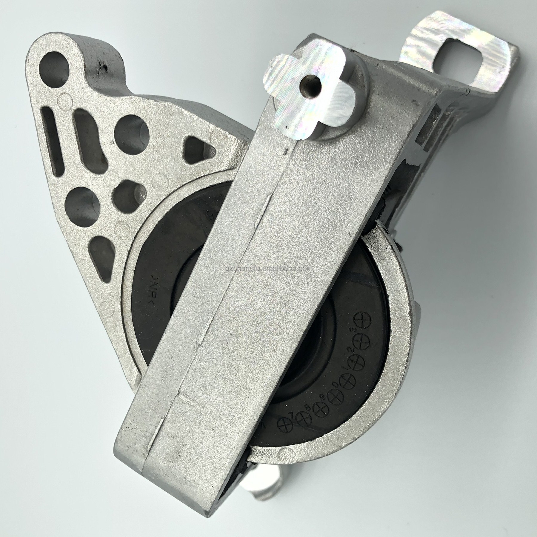 Engine Mount B38M39060 for Mazda M3 1.6 AXELA1.5L 2009-2013