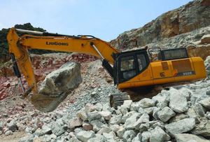 Excavatrice hydraulique Liugong 950E de 48 tonnes, conviviale pour les opérateurs, avec cabine spacieuse et commandes ergonomiques pour une productivité accrue - Product Image 6