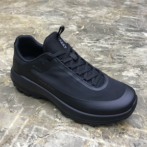 รองเท้าผู้ชายแบบผูกเชือกสีดำลายทางสไตล์ใหม่ประจำฤดูร้อนปี 2026 พร้อมพื้นรองเท้ายางหนาและหน้าผ้าตาข่ายระบายอากาศได้ดี - Product Image 1