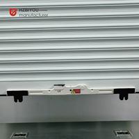 Verrou de sol pour porte à enroulement de 695 mm avec cylindre de 40 mm pour poutres inférieures de moins de 25 mm d'épaisseur