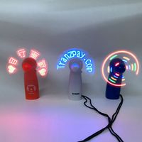 Vendita calda LOGO personalizzato fai da te programmabile multicolor mini portatile LED fan di messaggio per feste regali