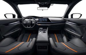 Auto Usado 2024 Changan Uni-V, Vehículo de Nueva Energía a Gasolina, Inventario al por Mayor, <span class=keywords><strong>0</strong></span> Kilómetros, con Cinco Asientos y Puertas, Precio Bajo - Product Image 5