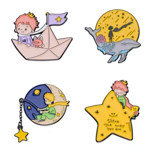 Prens tilki broş özel ay yıldız kağıt tekne balina zincir yumuşak emaye pimleri ile yaka rozetleri karikatür hediye çocuklar için arkadaşlar