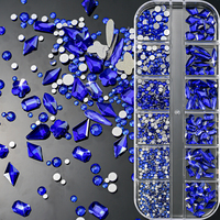 12 grilles de strass pour ongles en verre, thème Noël, bleu diamant, 3D, rouge et vert, formes irrégulières et rondes, tailles mixtes, pour décoration de Noël