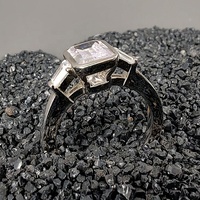 GRA Bijoux fins en argent 925 Délicat taille émeraude VVS Moissanite Diamant Bague de fiançailles pour femme avec trois pierres