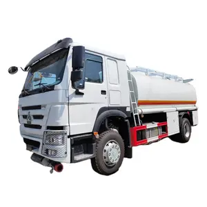 Camion-citerne de carburant Sinotruck howo 8000-10000 litres camion distributeur de réservoir d'huile à vendre