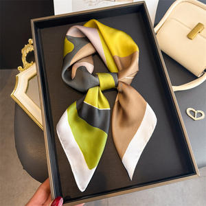 Écharpe en satin à imprimé cheval pour femme, style équestre, carrée, motif cheval abstrait, toucher <span class=keywords><strong>soie</strong></span>, 27 pouces, OEM/ODM - Product Image 2