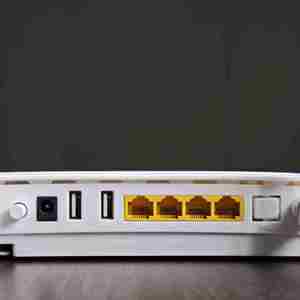 ONT GPON/EPON de haute qualité avec micrologiciel anglais et modem fibre haute vitesse avec services vidéo IPTV 4GE 2,4 GHz - Product Image 2