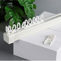 Rail de rideau carré en aluminium robuste pour rideaux standard et à plis ondulés, fixation murale ou au plafond, revêtement poudré, vente en gros