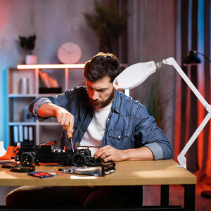 Wholesale Adjustable 3 or 5 Diopter 10W 10001m 5x Led Glass Table Desk <b>Light</b> With <b>Clamp</b> on Magnifying Lamp - Product Image 6