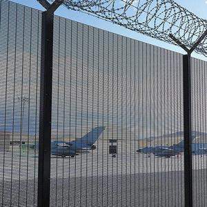 <span class=keywords><strong>Kit</strong></span> de clôture de sécurité en maille <span class=keywords><strong>rigide</strong></span> anti-escalade 358 à rayures de 2,4 m de haut - Product Image 6