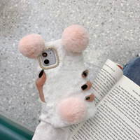Coque de téléphone en peluche moelleuse avec oreilles d'ours, pompon et cadre d'appareil photo en strass, protection chaude d'hiver pour iPhone 17 Pro Max