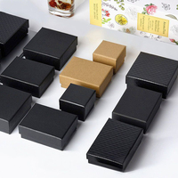 Boîte cadeau de luxe personnalisée avec logo imprimé, vente en gros, avec gaufrage, laminage mat, revêtement UV, papier kraft