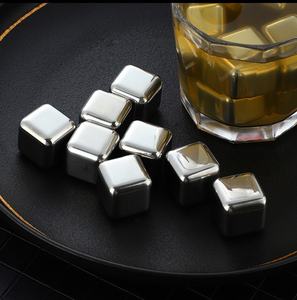 Molde de Hielo de Acero Inoxidable de Alta Calidad con Logotipo Personalizado, Paquete de 8 Cubos de Hielo Metálicos para Whisky - Product Image 2