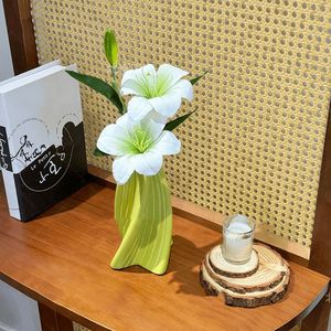 Fleur de lys artificielle avec vase en plastique, décoration moderne pour table, décoration d'intérieur - Product Image 5