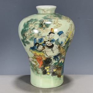 Vase à fleurs de prunier motif Huit Immortels en Porcelaine Famille-Rose de la période <span class=keywords><strong>Guangxu</strong></span> de la Dynastie Qing - Porcelaine Antique de Qualité Muséale - Product Image 1