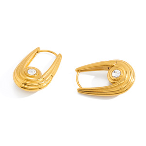 Pendientes de Aro Geométricos en Forma de U, Chapados en Oro de 18K, Acero Inoxidable, Engaste de Bisel con Diamantes de Imitación, Joyería para Mujer de Uso Diario - Product Image 5